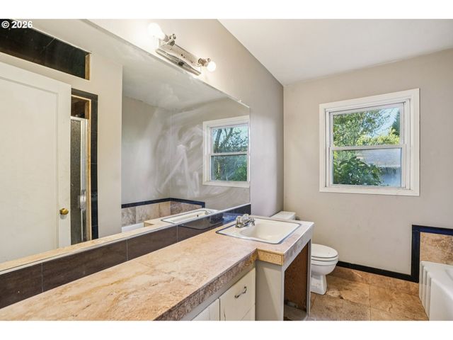 4036 Ne 102ND Ave, Portland, OR 97220