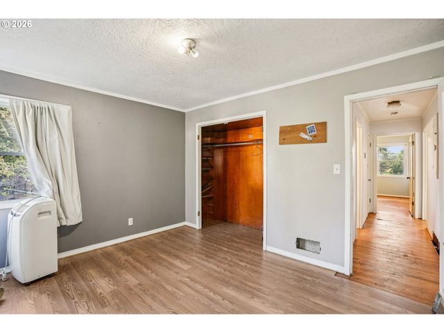 4036 Ne 102ND Ave, Portland, OR 97220