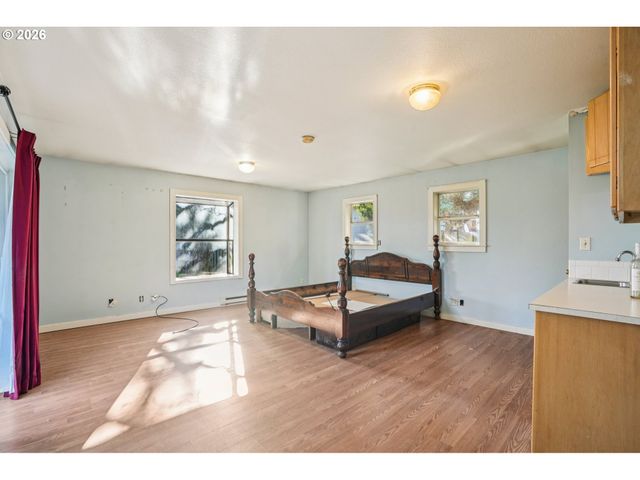 4036 Ne 102ND Ave, Portland, OR 97220