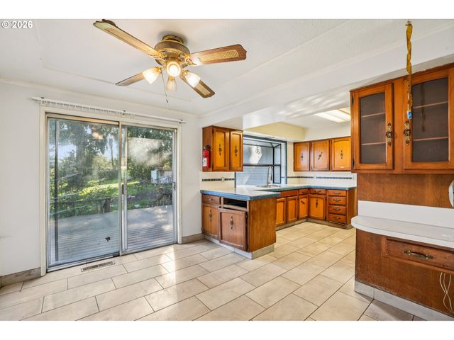 4036 Ne 102ND Ave, Portland, OR 97220