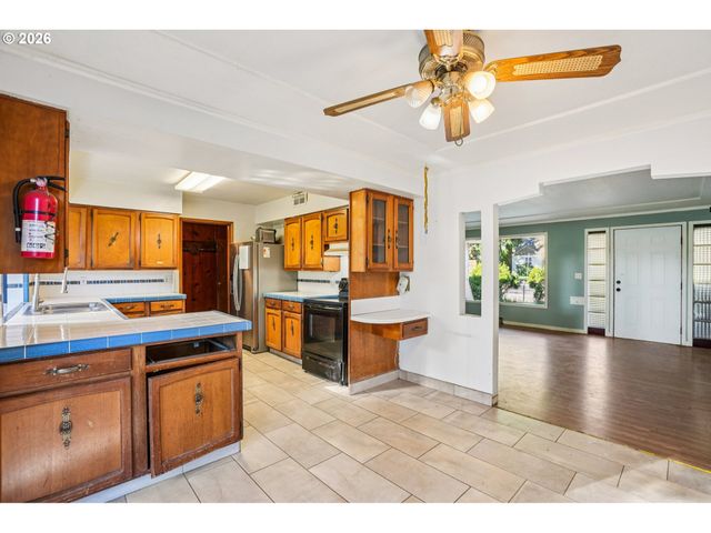 4036 Ne 102ND Ave, Portland, OR 97220