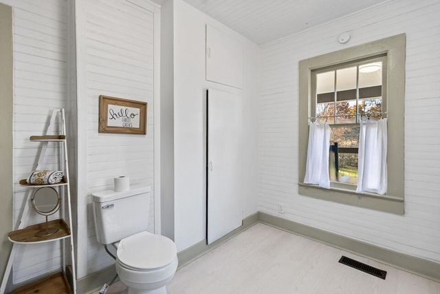 1210 Old Englewood Road, Athens, TN 37303