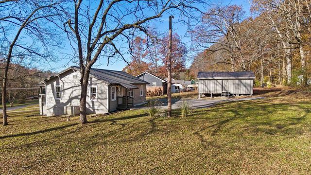 1210 Old Englewood Road, Athens, TN 37303