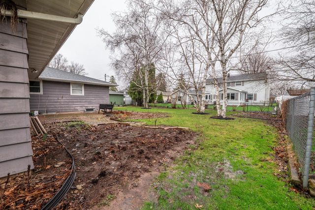 956 Bridgewood DRIVE, Neenah, WI 54956