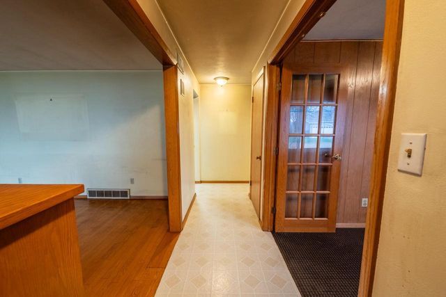956 Bridgewood DRIVE, Neenah, WI 54956