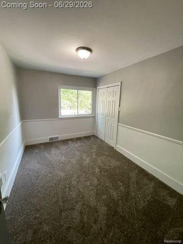 233 W 12 MILE Road, Royal Oak, MI 48073