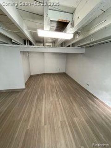 233 W 12 MILE Road, Royal Oak, MI 48073