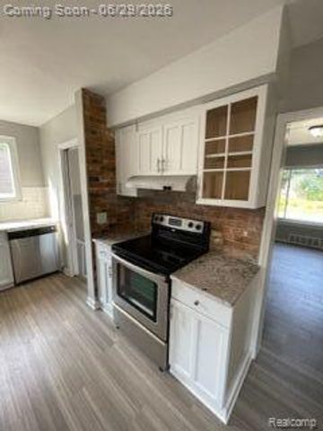 233 W 12 MILE Road, Royal Oak, MI 48073