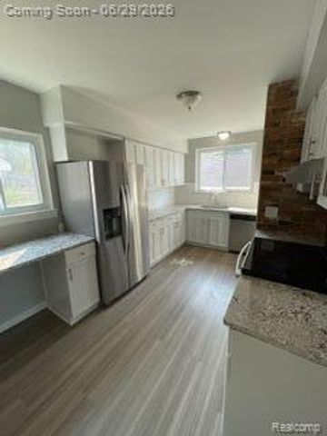 233 W 12 MILE Road, Royal Oak, MI 48073