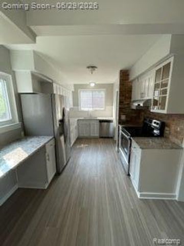 233 W 12 MILE Road, Royal Oak, MI 48073