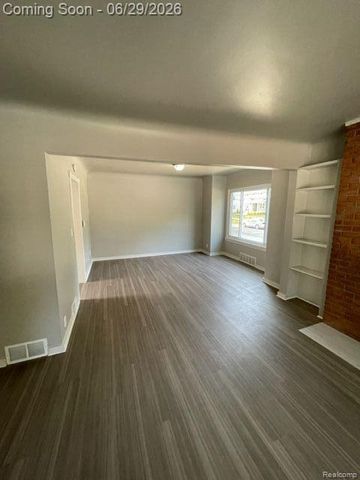 233 W 12 MILE Road, Royal Oak, MI 48073