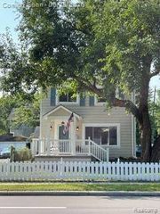 233 W 12 MILE Road, Royal Oak, MI 48073