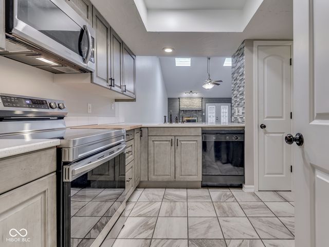 209 Brighton Court, Greenwood, IN 46143