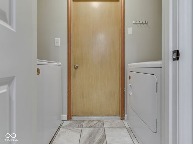 209 Brighton Court, Greenwood, IN 46143