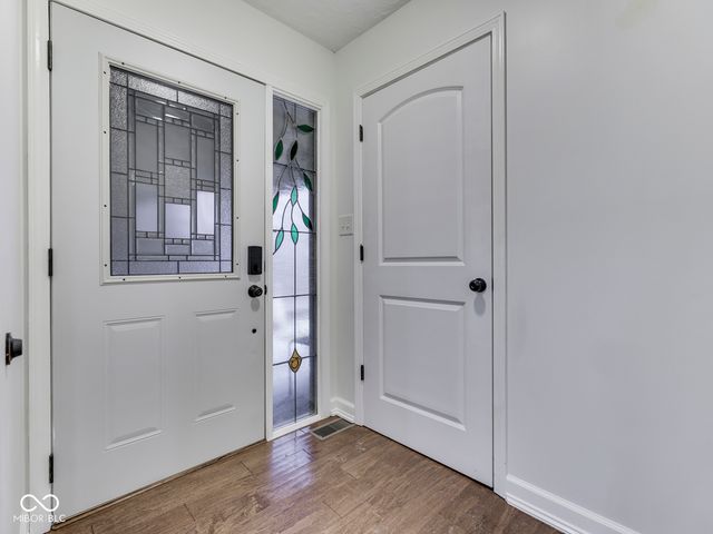 209 Brighton Court, Greenwood, IN 46143