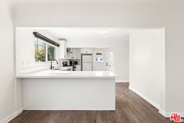 6531 Arlington Avenue, Los Angeles, CA 90043