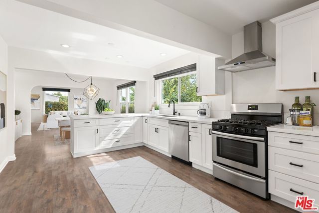 6531 Arlington Avenue, Los Angeles, CA 90043