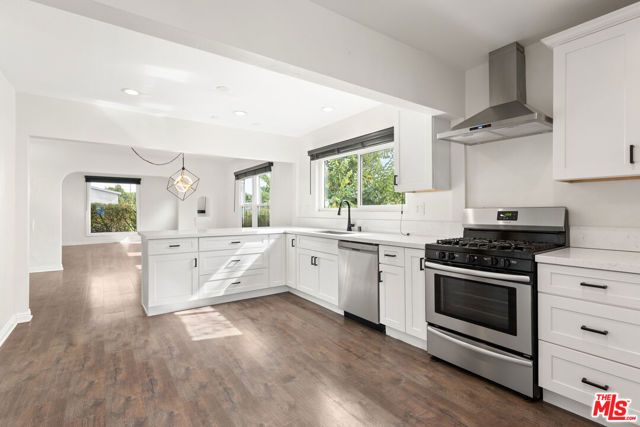 6531 Arlington Avenue, Los Angeles, CA 90043