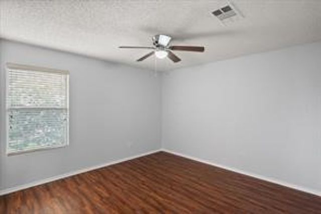 812 Ericville Drive, Arlington, TX 76001