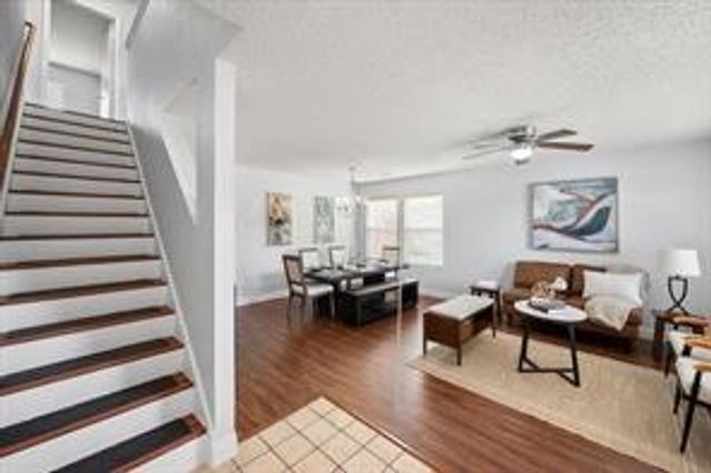 812 Ericville Drive, Arlington, TX 76001