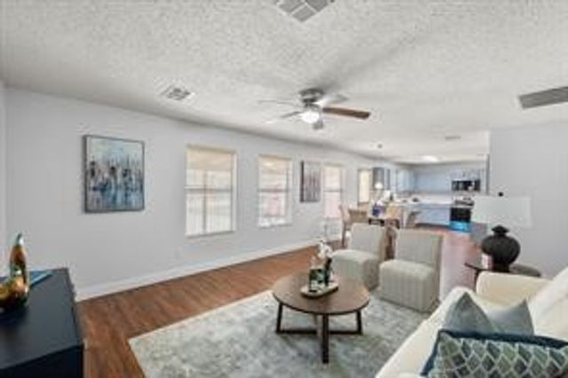 812 Ericville Drive, Arlington, TX 76001