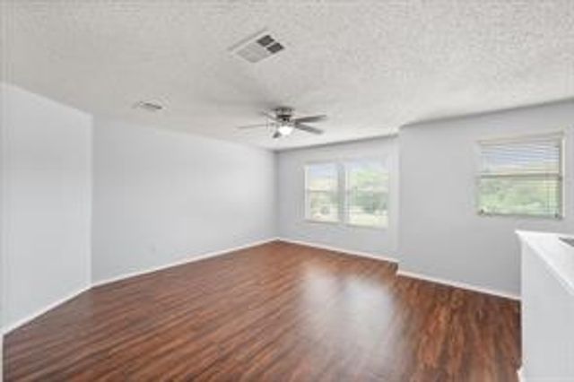 812 Ericville Drive, Arlington, TX 76001