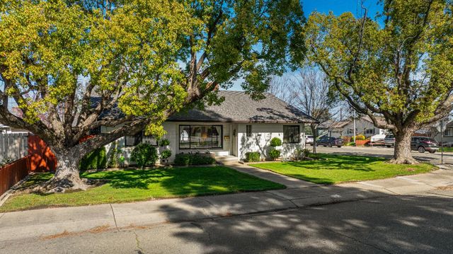 525 W Tokay St, Lodi, CA 95240