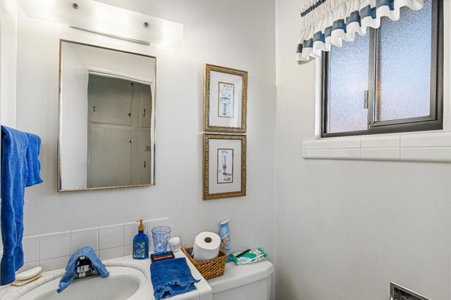 525 W Tokay St, Lodi, CA 95240