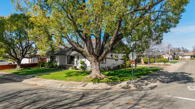 525 W Tokay St, Lodi, CA 95240