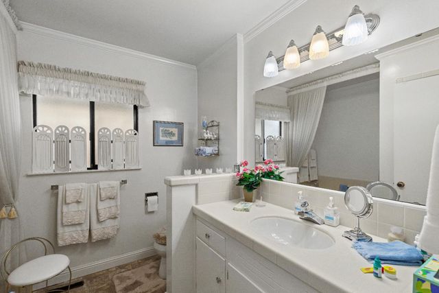 525 W Tokay St, Lodi, CA 95240