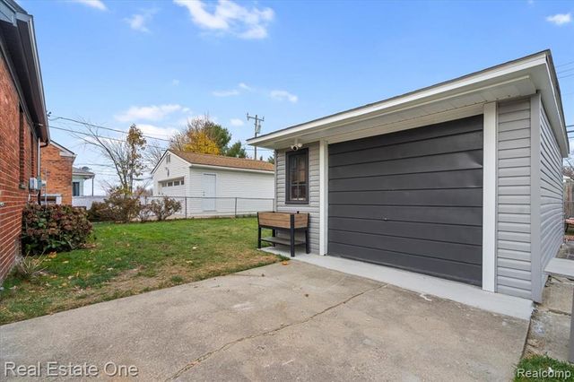 14826 Dasher Avenue, Allen Park, MI 48101