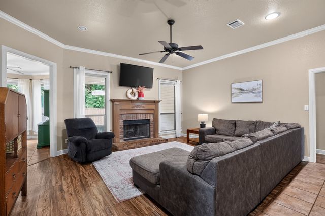 1301 Hyde Park Boulevard, Cleburne, TX 76033