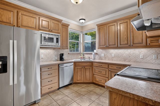 1301 Hyde Park Boulevard, Cleburne, TX 76033