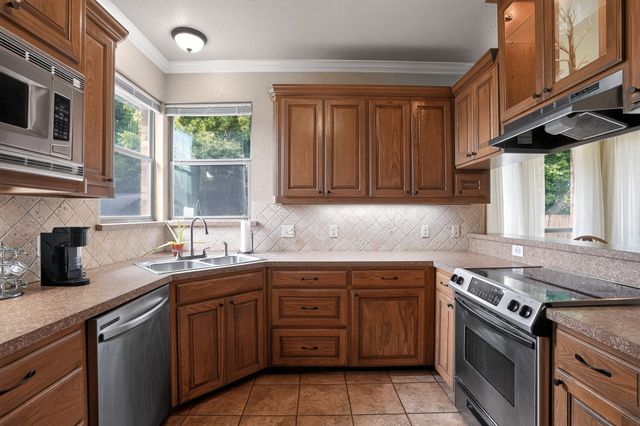 1301 Hyde Park Boulevard, Cleburne, TX 76033
