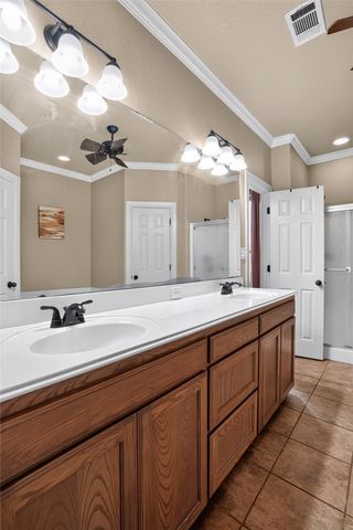 1301 Hyde Park Boulevard, Cleburne, TX 76033