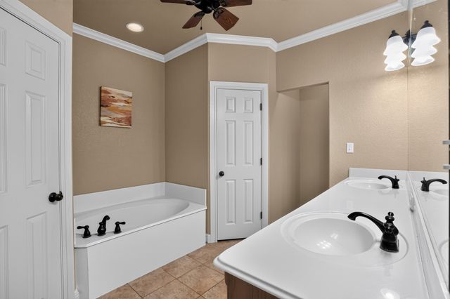 1301 Hyde Park Boulevard, Cleburne, TX 76033