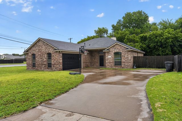 1301 Hyde Park Boulevard, Cleburne, TX 76033