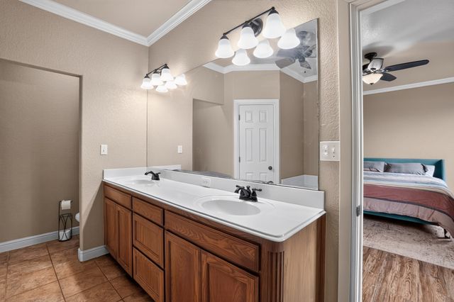 1301 Hyde Park Boulevard, Cleburne, TX 76033