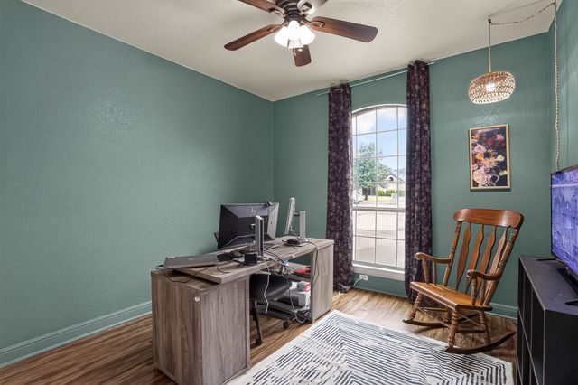 1301 Hyde Park Boulevard, Cleburne, TX 76033