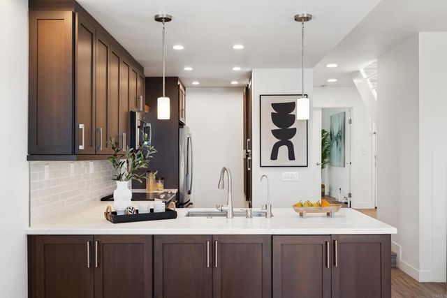 940 Sealane Drive 7, Encinitas, CA 92024