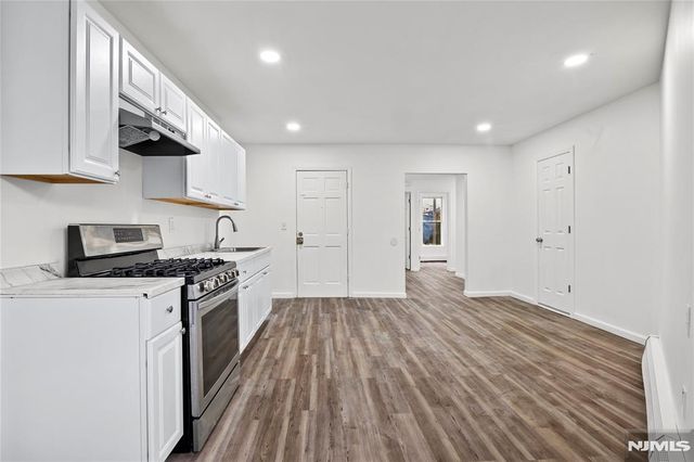 160 17th Avenue, Paterson, NJ 07504