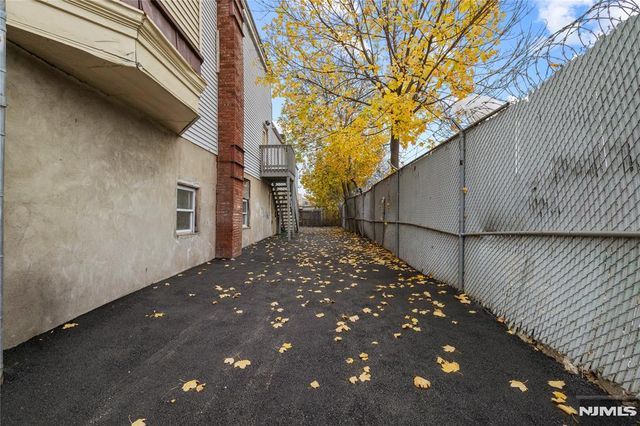 160 17th Avenue, Paterson, NJ 07504