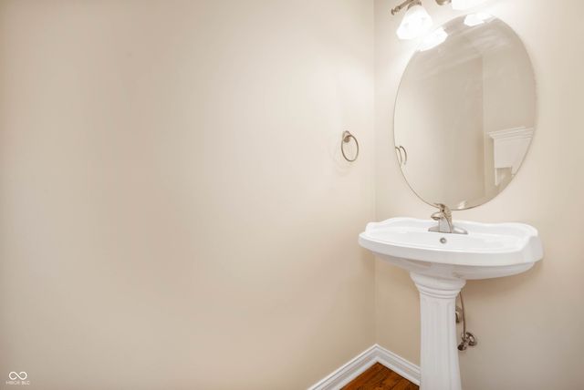 2650 S Parkview Drive, New Palestine, IN 46163