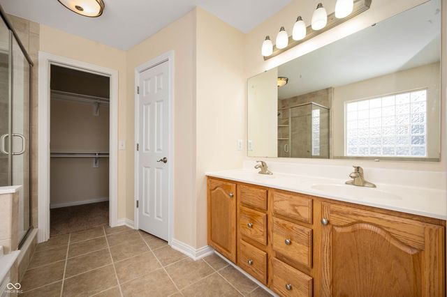 2650 S Parkview Drive, New Palestine, IN 46163