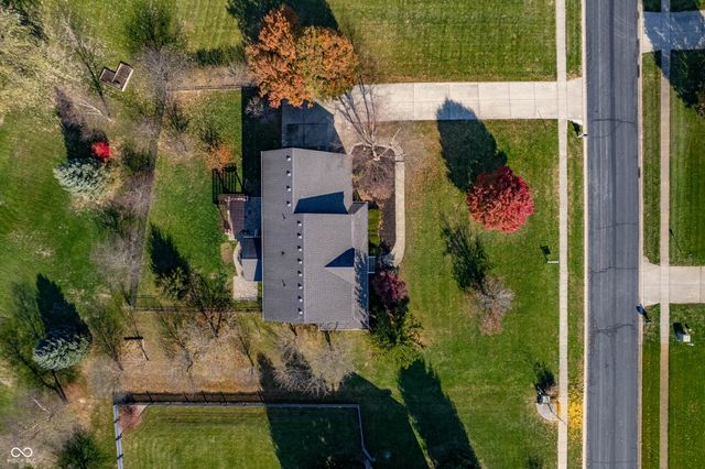 2650 S Parkview Drive, New Palestine, IN 46163