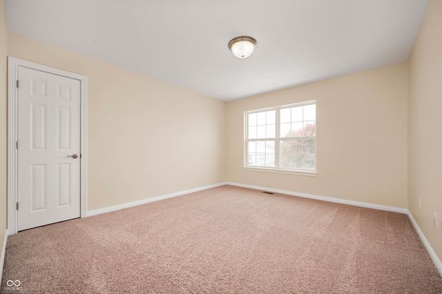 2650 S Parkview Drive, New Palestine, IN 46163