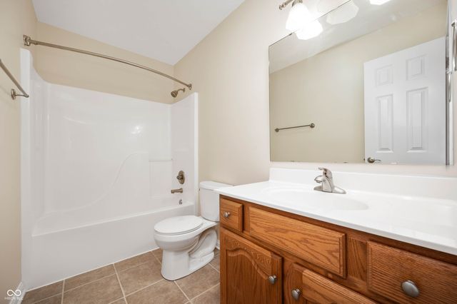 2650 S Parkview Drive, New Palestine, IN 46163