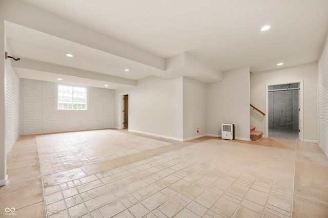 2650 S Parkview Drive, New Palestine, IN 46163