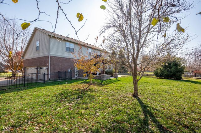 2650 S Parkview Drive, New Palestine, IN 46163