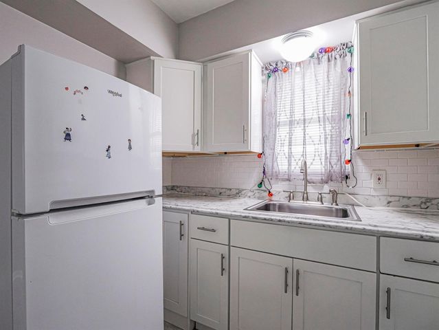 677 ROYAL PALM Boulevard 12, Vero Beach, FL 32960